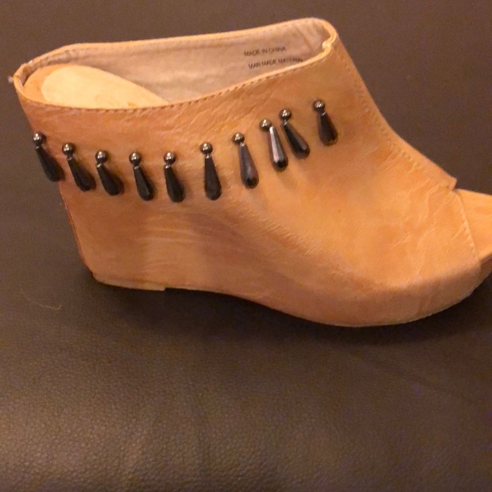 Wedges - Picture 2 of 4